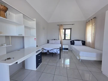 9 Bedroom Villa