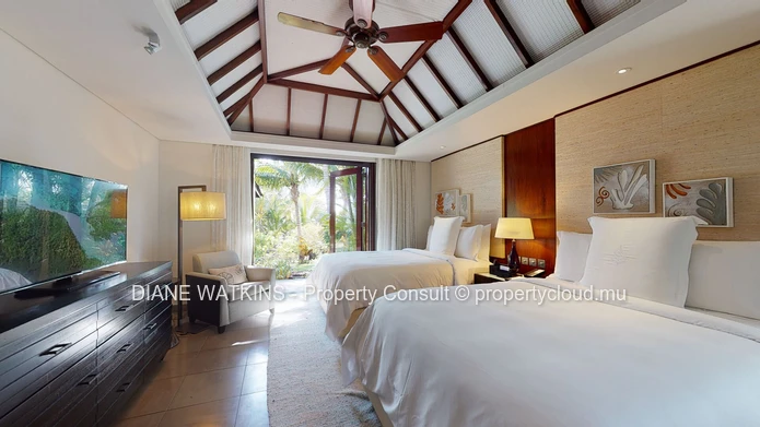 À vendre - Superbe Villa Tropicale Dans un Hôtel Luxuriant 5* à l'Est.