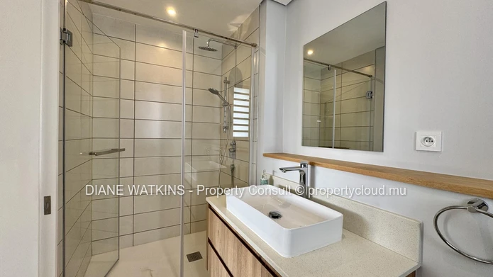 Furnished Apartment for Rent in Cascavelle – Balcony, Pool & Smart City Living