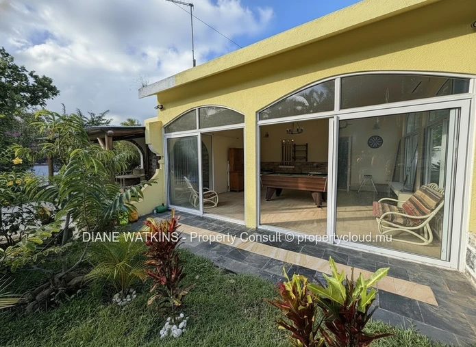 Maison Meublée de 3 Chambres à Vendre près de Blue Bay, Île Maurice – Piscine, Jardin Tropical et Opportunité d’Inves...