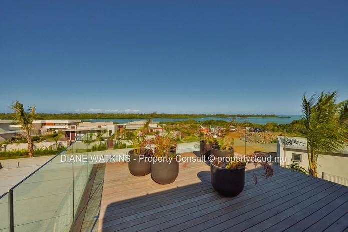 À Vendre - Élégante Villa de 4 Chambres Avec Vue Sur l'Océan à Anahita