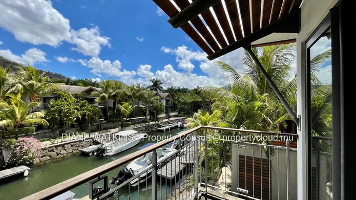 Superbe duplex au bord de l'eau