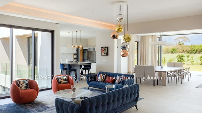 À vendre - Superbe Villa de Golf de 5 Chambres Sur le Parcours de Golf Ernie Els