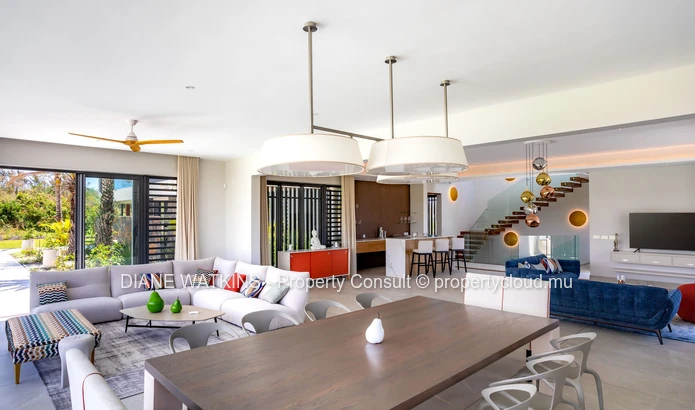 À vendre - Superbe Villa de Golf de 5 Chambres Sur le Parcours de Golf Ernie Els