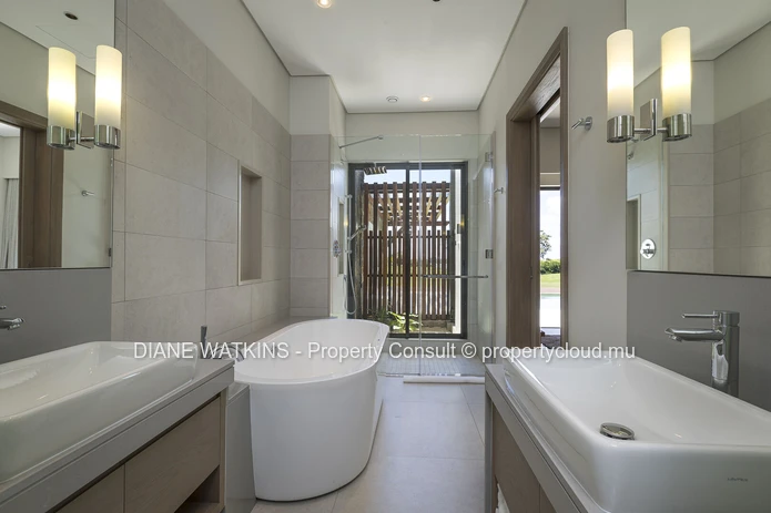 FOR SALE - Modern and Luxurious 4 Bedroom Duplex in Anahita