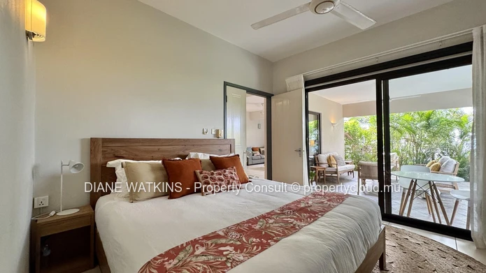 A Vendre - Villa de 4 Chambres avec Vue Mer à Tamarin