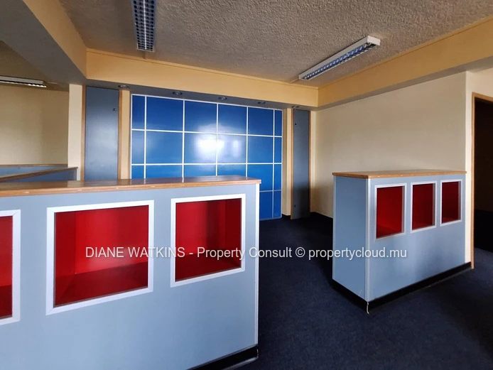 Bureau à Vendre au 8? Étage à Port-Louis