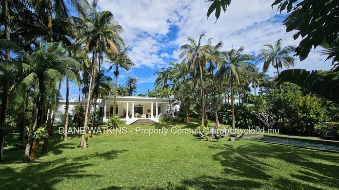 Grande maison de 5 chambres a Vendre a Moka Ile Maurice