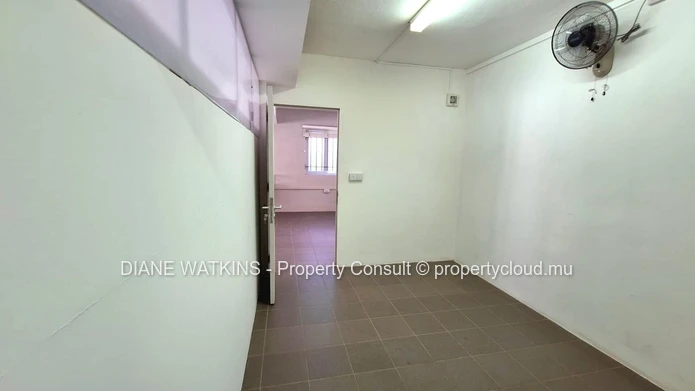 Office space for rent in a peaceful environment in Tamarin