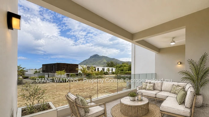 Contemporary R+2 Apartment for Sale in Black River– Elegant Outdoor Living Just Steps from the Shoreline
