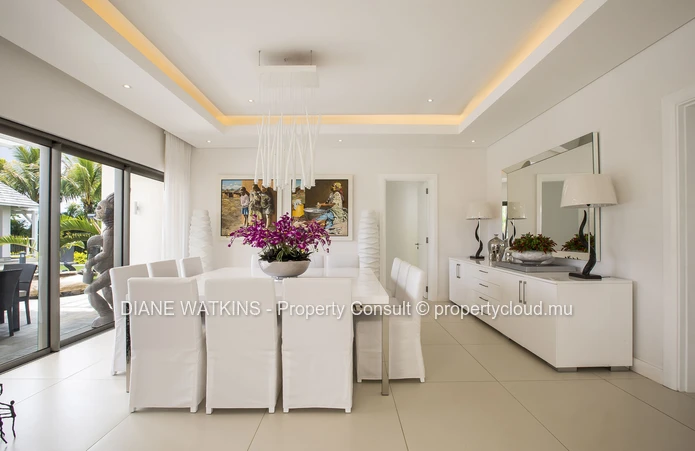 A VENDRE - Superbe Villa de 4 Chambres Avec Vue Sur le Golf à Anahita