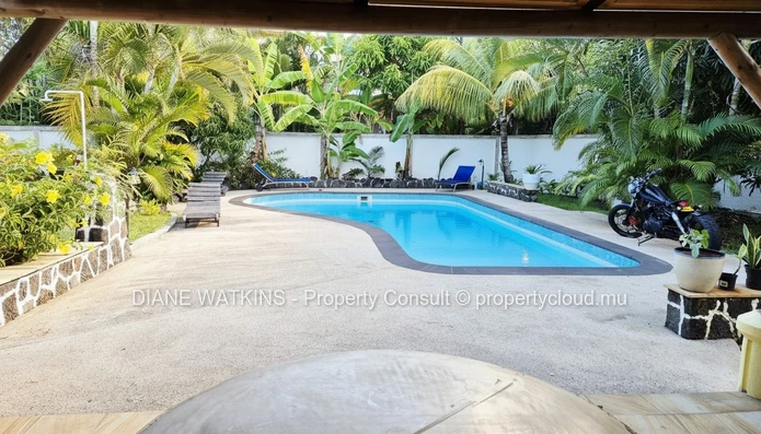 Maison Meublée de 3 Chambres à Vendre près de Blue Bay, Île Maurice – Piscine, Jardin Tropical et Opportunité d’Inves...