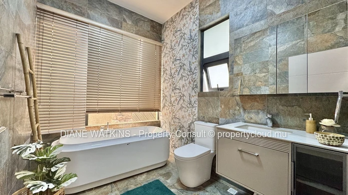 Villa moderne de 4 chambres à louer à Flic en Flac avec piscine privée