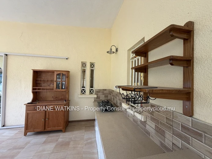 Maison Meublée de 3 Chambres à Vendre près de Blue Bay, Île Maurice – Piscine, Jardin Tropical et Opportunité d’Inves...