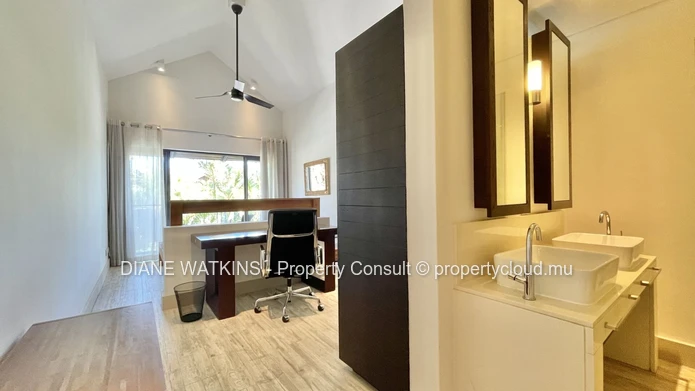 À Vendre - Spacieux Duplex à La Balise Marina