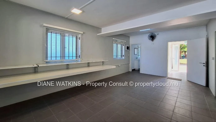 Office space for rent in a peaceful environment in Tamarin