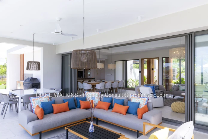 À vendre - Belle Villa de 4 Chambres avec Vue Sur le Parcours de Golf d'Anahita