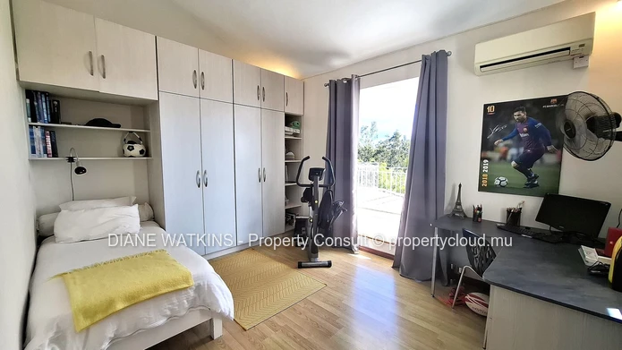Maison familiale à vendre à Floréal avec grand jardin et vue dégagée