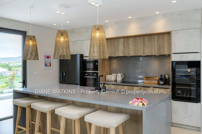 À vendre - Belle Villa de 4 Chambres avec Vue Sur le Parcours de Golf d'Anahita
