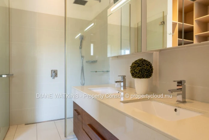 Beachfront Apartment – Private Residential Islet In Rivière Noire