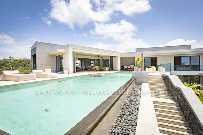 For Sale - Chic Upscale Villa with Sea Views at Anahita
