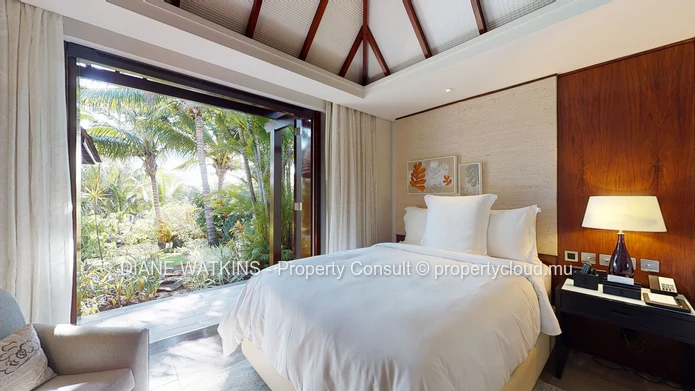 À vendre - Superbe Villa Tropicale Dans un Hôtel Luxuriant 5* à l'Est.