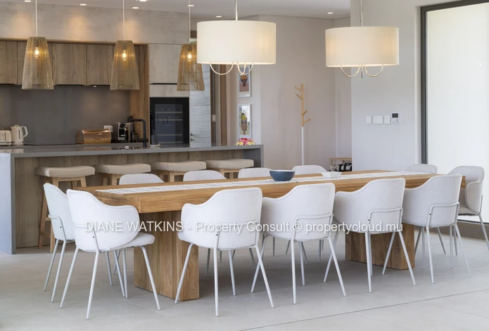 À vendre - Belle Villa de 4 Chambres avec Vue Sur le Parcours de Golf d'Anahita