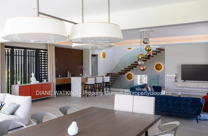 À vendre - Superbe Villa de Golf de 5 Chambres Sur le Parcours de Golf Ernie Els