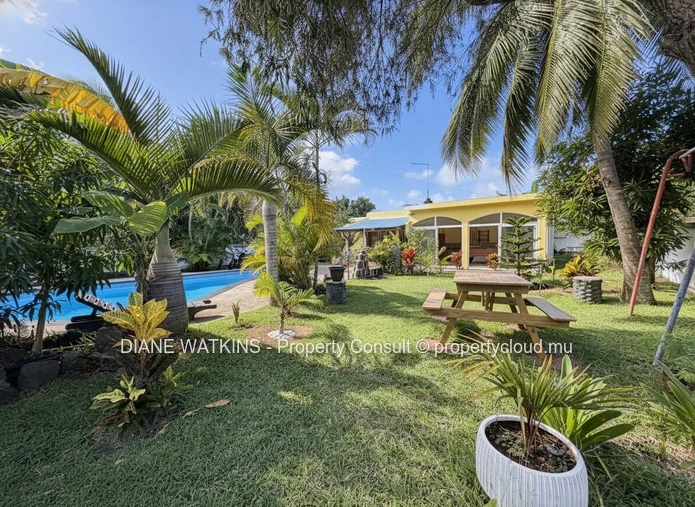Maison Meublée de 3 Chambres à Vendre près de Blue Bay, Île Maurice – Piscine, Jardin Tropical et Opportunité d’Inves...