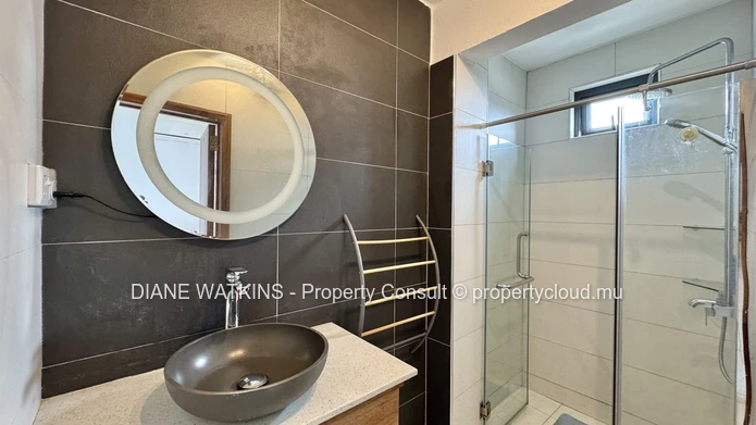 Appartement spacieux avec vue mer et piscine partagée à vendre à Flic en Flac