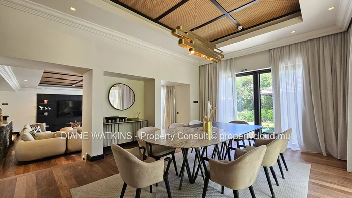 Villa de Luxe Contemporaine à Vendre dans un Domaine de Golf Prestigieux