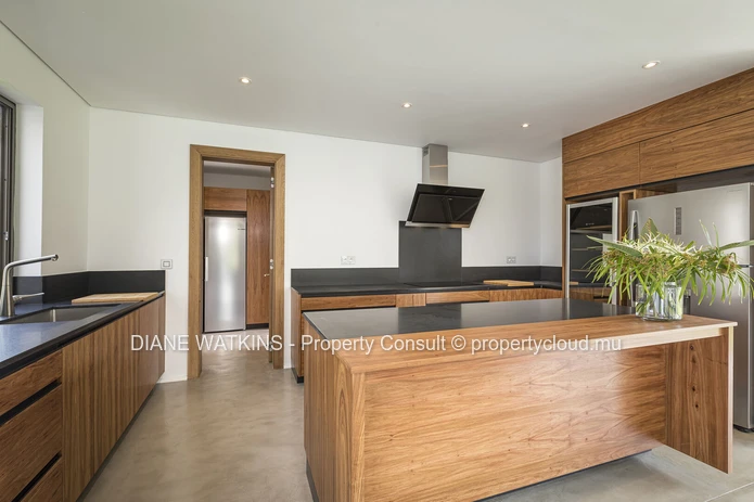 A VENDRE - Villa Parfaite Avec Vue Sur le Golf à Anahita