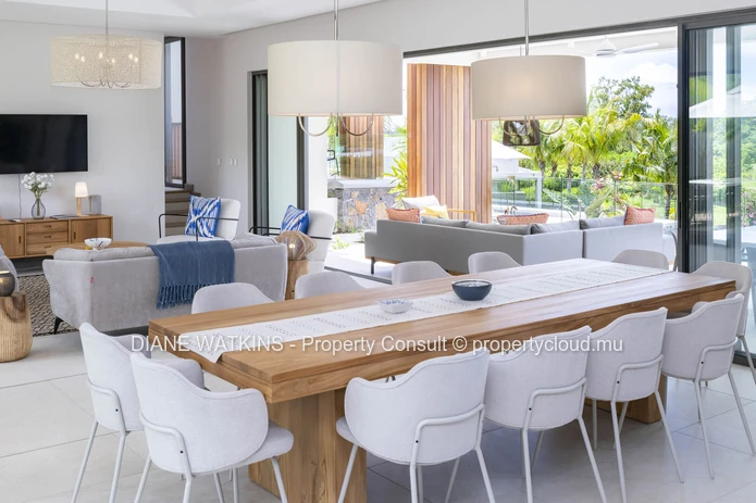 À vendre - Belle Villa de 4 Chambres avec Vue Sur le Parcours de Golf d'Anahita