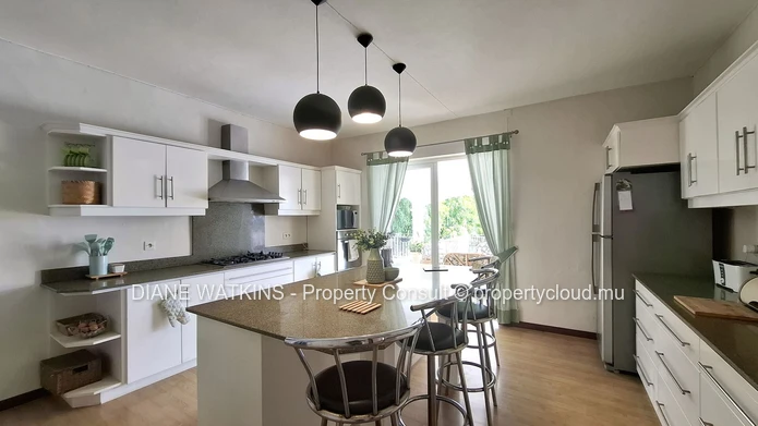 Maison familiale à vendre à Floréal avec grand jardin et vue dégagée