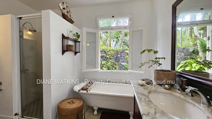 Grande maison de 5 chambres a Vendre a Moka Ile Maurice