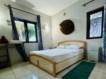 9 Bedroom Villa
