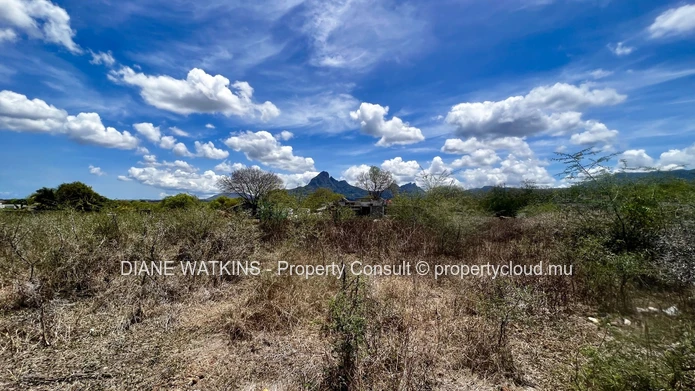 Magnifique Terrain residentiel avec vue sur les montagnes a vendre