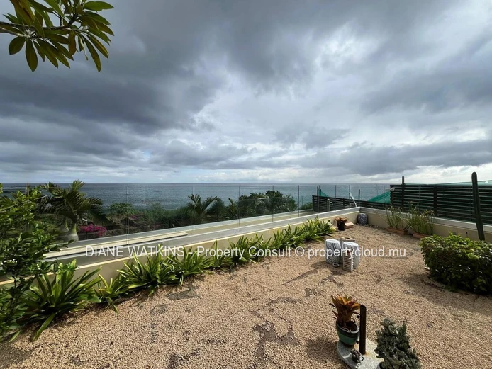 Appartement avec terrasse au rez-de-chaussée à vendre à  Flic en Flac