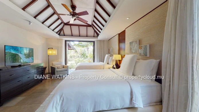 À vendre - Superbe Villa Tropicale Dans un Hôtel Luxuriant 5* à l'Est.