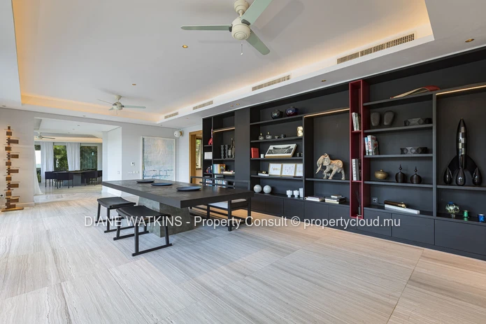 A VENDRE - Villa de Grande Valeur de 5 Chambres Avec une Vue Imprenable à Anahita.