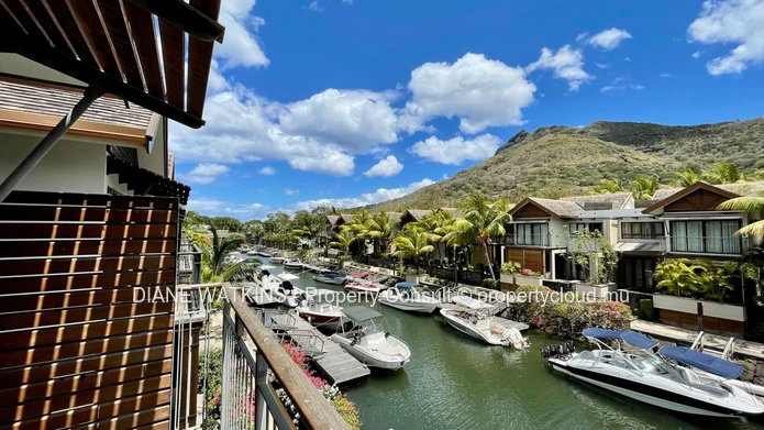 Superbe duplex au bord de l'eau