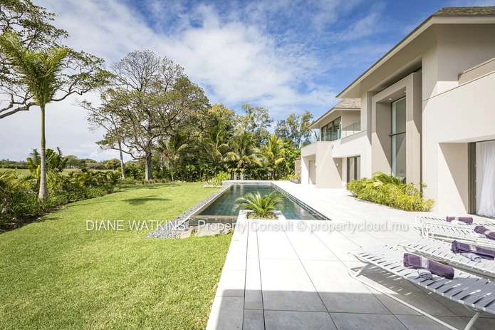 A VENDRE - Villa Parfaite Avec Vue Sur le Golf à Anahita