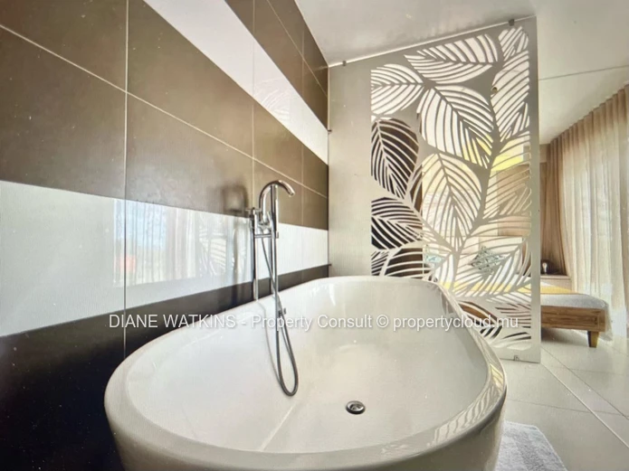 Duplex moderne avec piscine et rooftop à vendre à Flic en Flac