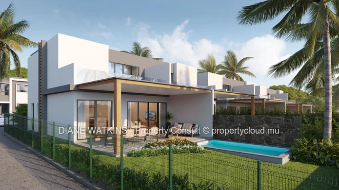 Élégant Duplex sur la Côte Ouest avec Piscine Privée et Bon Potentiel Locatif à West 35