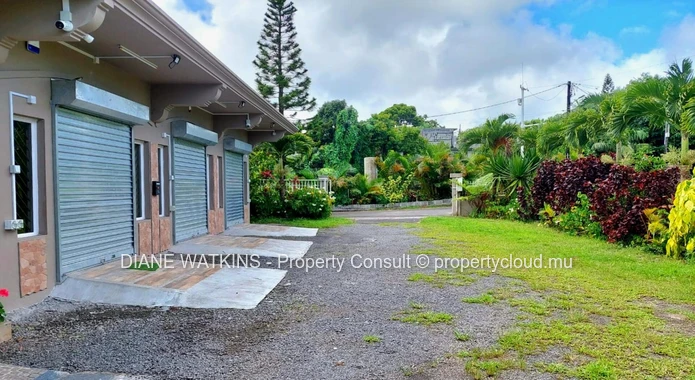 Secure and Accessible Commercial Space for Rent in Floreal