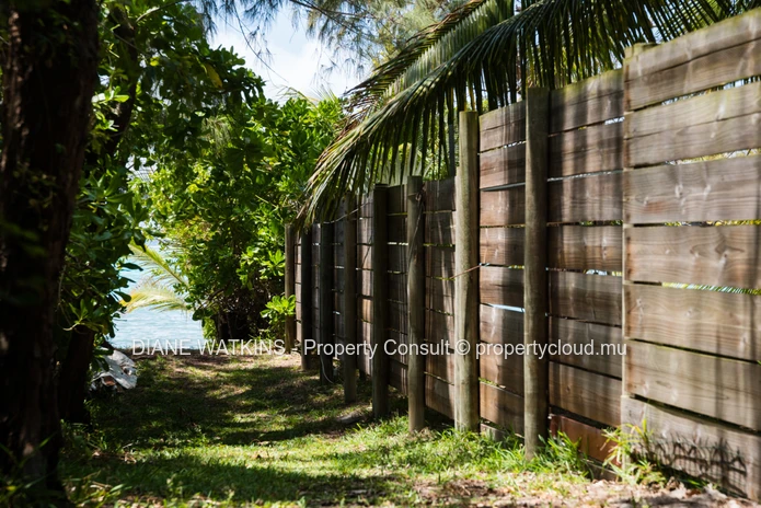 Stylish 3-bedroom house for rent in Roches Noires