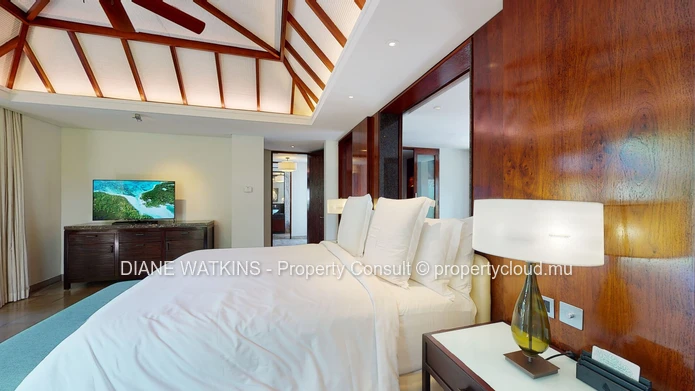 À vendre - Superbe Villa Tropicale Dans un Hôtel Luxuriant 5* à l'Est.