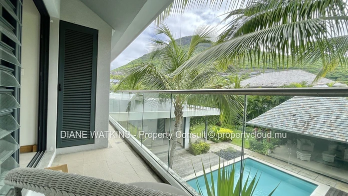 À Vendre  - Villa Spacieuse à La Preneuse
