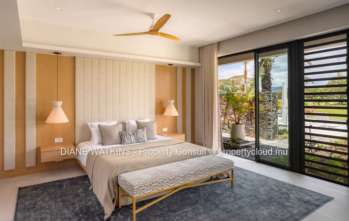 À vendre - Superbe Villa de Golf de 5 Chambres Sur le Parcours de Golf Ernie Els