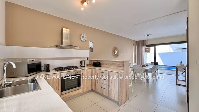Duplex moderne avec piscine et rooftop à vendre à Flic en Flac